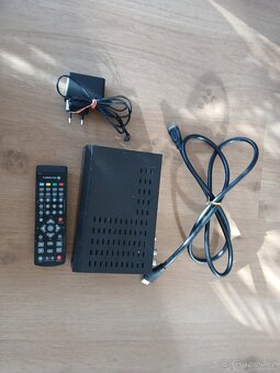 LCD televizor Samsung + Set-top box duální - 6