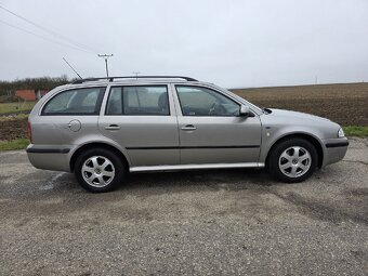 Škoda Octavia TOUR 12/2010 ČR TOP - 6