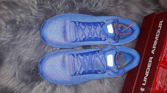 Under Armour 44,5 EUR nové, nepoužité s BLUETOOTH - 6