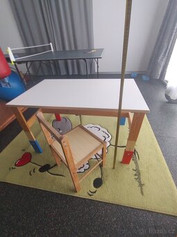 Dětský stůl, židle a koberce - 6