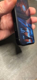 IPhone 16e 128GB černý - 6