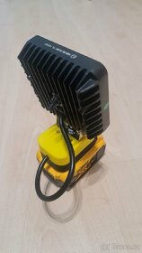 Led reflektor na Dewalt - 6