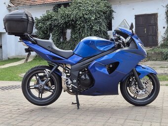 Triumph Sprint ST 1050 - 6