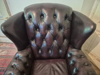 ČERVENO - HNĚDÉ KŘESLO KOŽENÉ KŘESLO VE STYLU CHESTERFIELD - 6