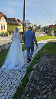 Svatební šaty s vlečkou GARNET - 6
