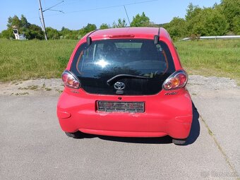 Aygo 2009 1.0i klima 178tkm 5.dveř - 6