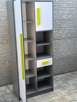 Prodám knihovnu (skříň ) Giro - 6