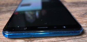 Mobilní telefon Samsung Galaxy A7 2018 - 6
