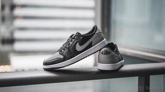 AIR JORDAN 1 LOW OG SHADOW 42.5 - 6