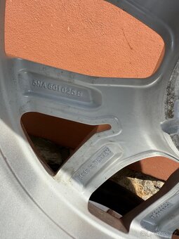 ALU disky original VW 5NA601025B 7jx18 et 43 + 235/55 r18 - 6