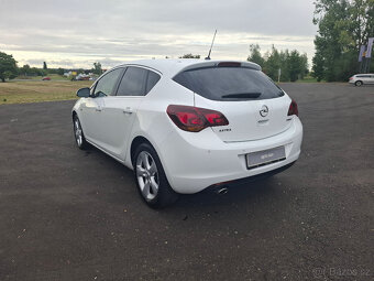 Opel Astra 1.4T 103kW AUTOMAT,xenony,senzory,1.majitel - 6