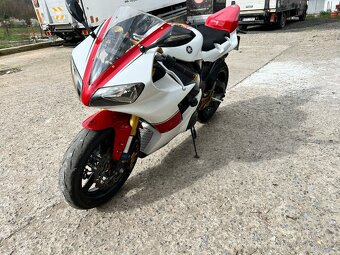 Yamaha YZF-R1 - 6