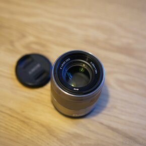 SONY NEX-6 bezzrcadlovka+ 4 objektivy a bohaté příslušenství - 6