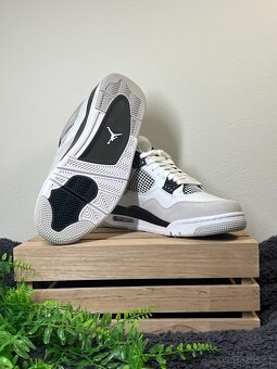 Air Jordan 4 Retro "Military" - 6
