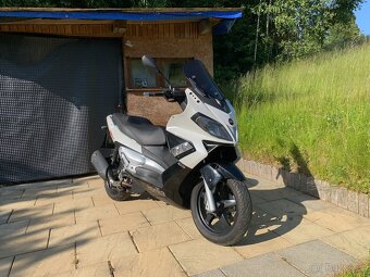 Aprilia SR MAX 300 - 6