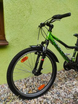 Značkové kolo Rock Machine 24" (černá/zelená) - 6