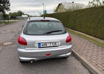 Peugeot 206 1,4 HDi nová stk malá spotřeba nafta - 6