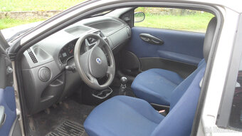 Fiat Punto 1.2i 8V NOVÁ STK - 6