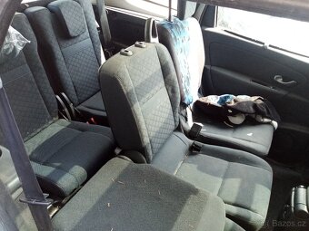 Renault Scenic III,3, grand 1.6 DCI 81kW r.v.2010 - 6