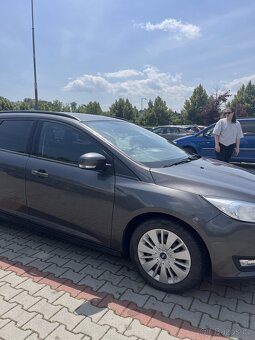 Ford Focus 1.0 92kw EcoBoost šedá metalíza - 6