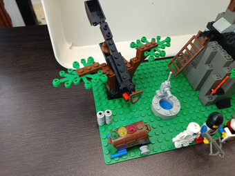 LEGO Castle 6046 Hemlock Stronghold - 6