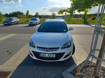 ASTRA SPORTS TOURER 1.6 Benzín - První majitel - 6