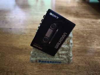 Rarita Originální Vintage stojánek Panasonic na walkman,čt - 6