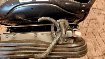 Prodám novou sedačku ZETOR - 6