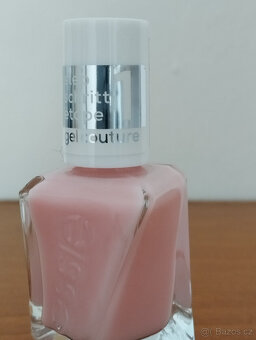 Lak na nehty Essie Gel Couture 10 Sheer Fantasy - 6
