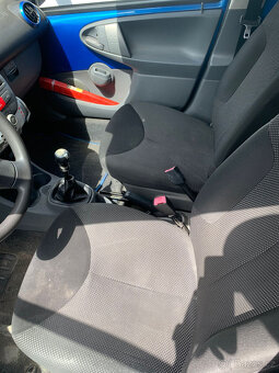Prodám Toyota Aygo 1.0, 50 kW - 6