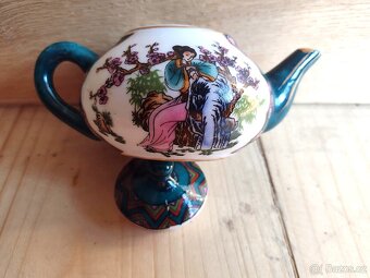 NA PRODEJ KRASNE DEKOROVANA KONVICKA NA ZELENY CAJ - 6