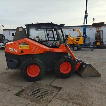 smykem řízený kolový nakladač Locust 1004 - 6