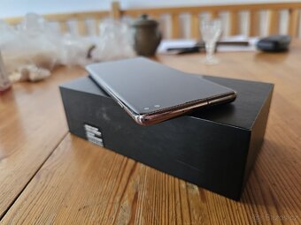 Samsung Galaxy S10+ - 6