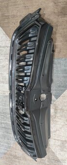Škoda kamiq 658 přední maska kamiq monte carlo černa - 6