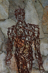 Plastika Kráčejícího muže - prodano - 6