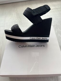 Calvin Klein - 6