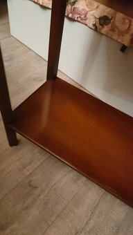 Konzolovy stolek - 6