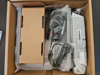 Lenovo ThinkCentre M75q Ryzen 7 Pro 8700GE - 6