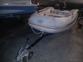 RIB Grand S 300 motorem 5 HP čtyř takt - 6