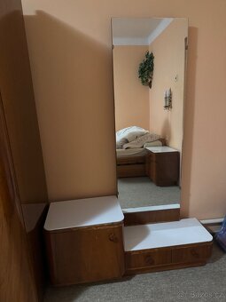 Retro nábytek - skříně, stolky - 6