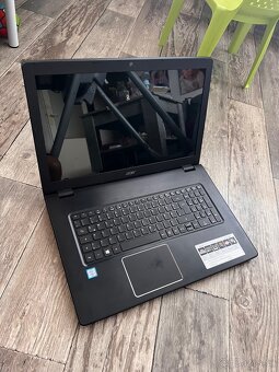 Acer Aspire E17 E5-774 - Core i3-6006u 8GB DDR4 - 256 SSD - 6