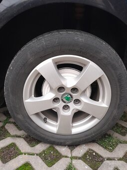 Prodám Alu kola fabia 5x100 letní pneu - 6
