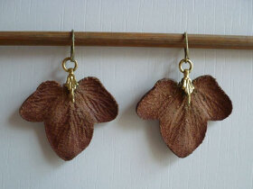 Náušnice visací - lístky z hnědé kůže - 6
