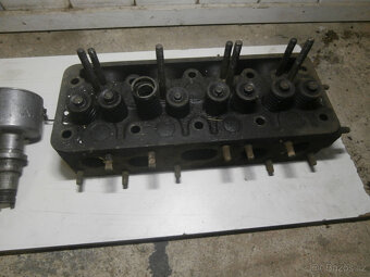 Renault 8 novy rozdelovac a dalsi dily - 6