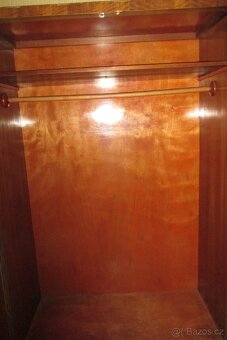 Za odvoz dám krásnou světlou skříň - 6