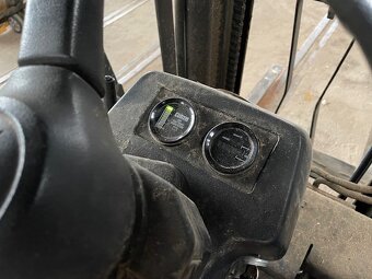 Elektrický vysokozdvižný vozík TOYOTA - 6