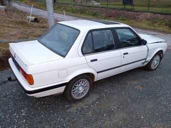 BMW E30 318is - 6