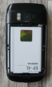 Mobilní telefon Nokia E6, černý - 6