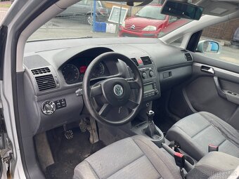 VOLKSWAGEN TOURAN 1.6 MPi 75KW 7 MÍST 2004 - 6