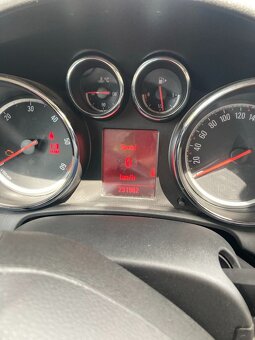 Opel Astra sports tourer - 6